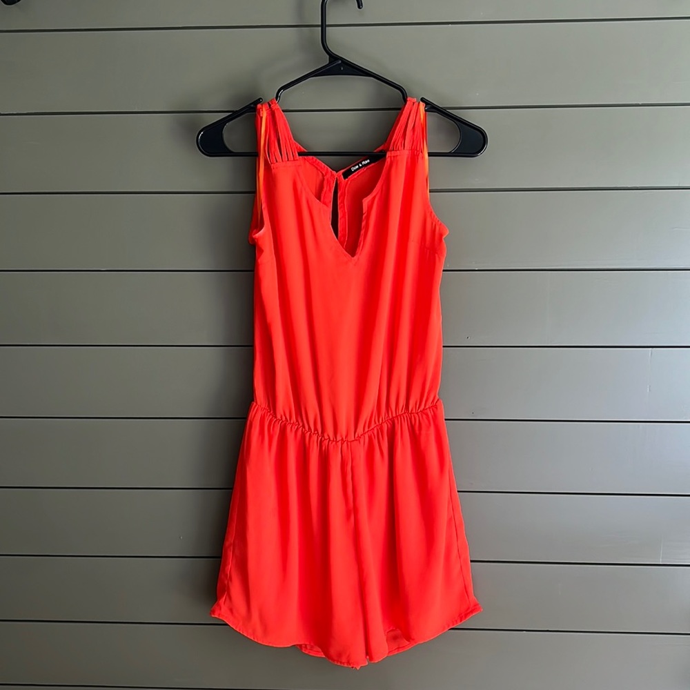 Does & Rae Orange Romper. M.